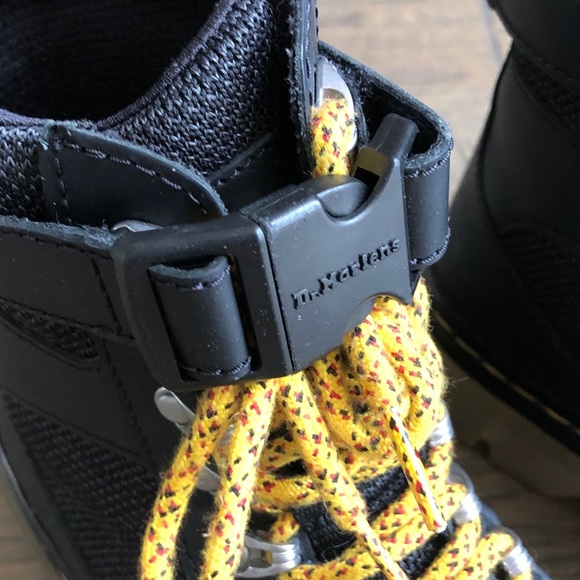 Dr. Martens Black Yellow Laces Combs Tech Boots Sz 7M/8L - Picture 3 of 10